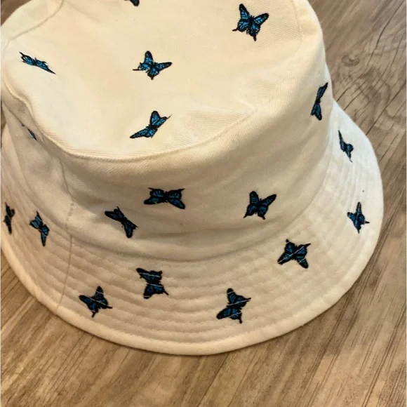 (GOOD CONDITION) Forever 21 girls bucket hat w/blue butterflies 🦋!! (One size) - Picture 3 of 16